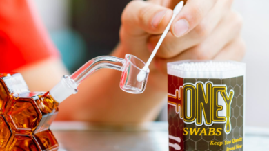 Exploring the Pros and Cons of Dabbing Cannabis Concentrates